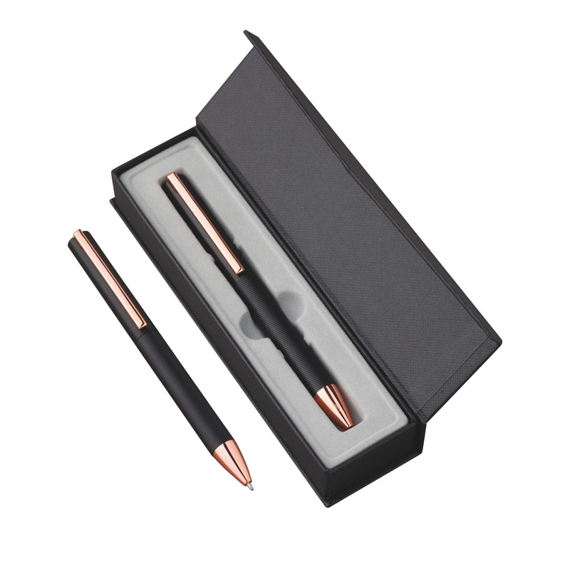 Penna A Sfera Gear Metal HUGO BOSS - Elegante E Cromata, Perfetta Per Scrivere E Regalare