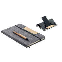 SET QUADERNO A5 IN RPET C/PENNA E SUPPORTO TELEFONO 19,5X1,8X23,8