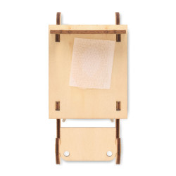 Gnomo su slitta di legno