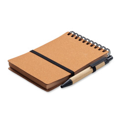 Notebook riciclato con...