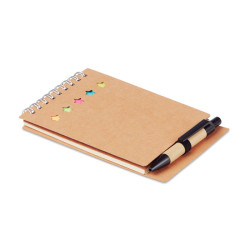 Blocco notes con penna e fogli