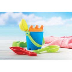 Secchiello e giochi spiaggia