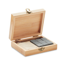 Set whisky in bamboo