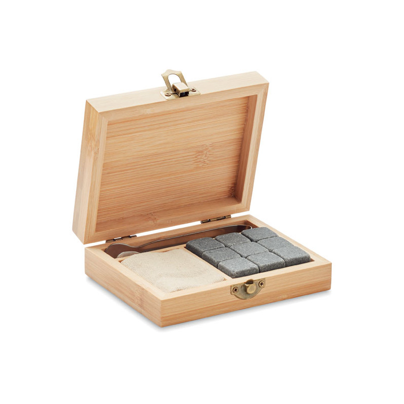 Set whisky in bamboo