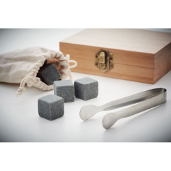 Set whisky in bamboo